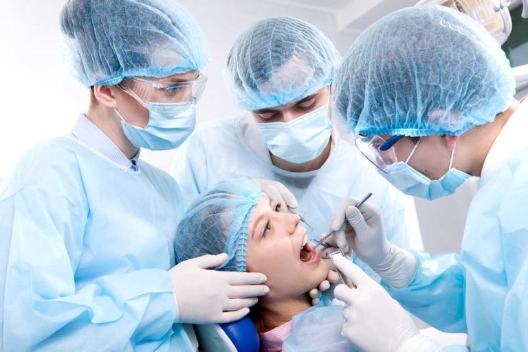 ¿Qué es la cirugía oral?